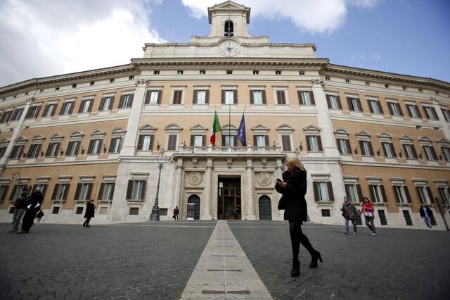 Senado italiano aprova orçamento para 2019 após maratona negocial