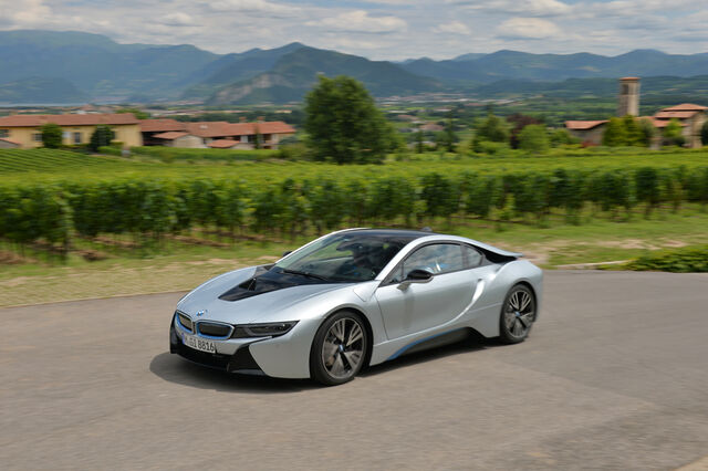 BMW i8: Futurista