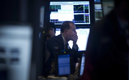 Wall Street alivia perdas com quedas em torno dos 3%