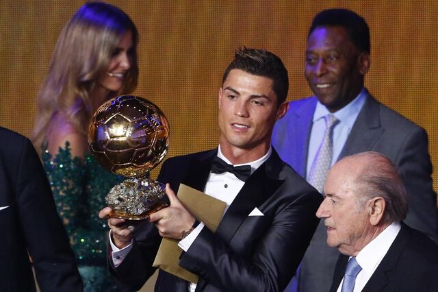Sapatos CR7 estreiam em Milão com 20 países já 'calçados'  