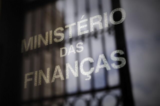 Só há metade do dinheiro para descongelar a Função Pública