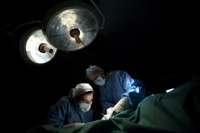 Ministério reúne-se terça-feira com sindicatos para evitar greve dos médicos