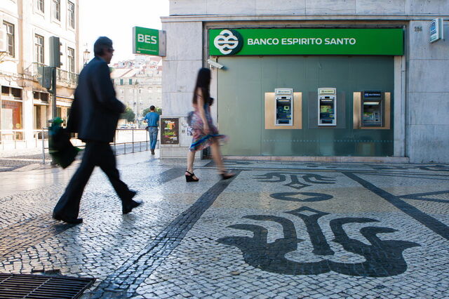 Agência Dagong reduz rating do BES