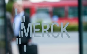 FDA dá luz verde a uso de medicamento da Merck para tratamento contra covid-19