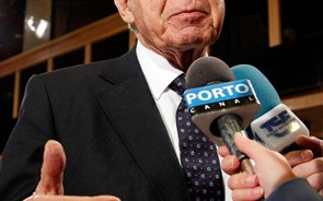 Almeida Santos: Passos Coelho que desenlace o novelo e depois falamos