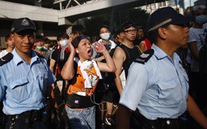 Hong Kong volta a registar confrontos entre polícia e manifestantes