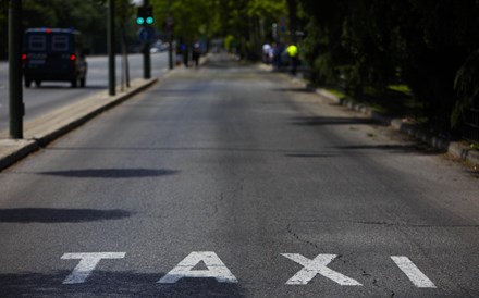 Centenas de taxistas concentrados em Lisboa em protesto contra a Uber