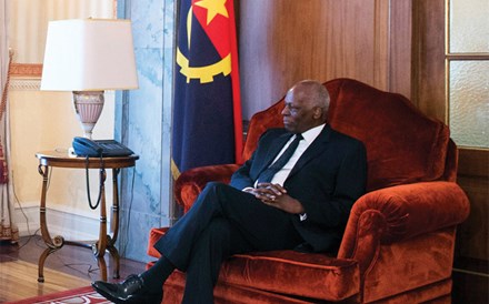 Investimentos em Angola nas mãos de José Eduardo dos Santos