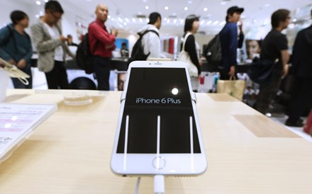 Apple vendeu 74,5 milhões de iPhone em trimestre de lucros recorde