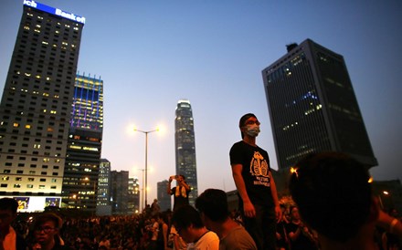 Manifestantes em Hong Kong ameaçam agravar protestos