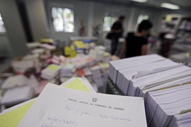 Há menos acções de cobrança de dívida à espera nos tribunais