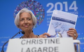 Lagarde pede novas políticas para mundo 'sair do buraco da grande recessão'