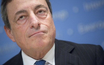 Draghi deve atirar compra de dívida soberana para 2015