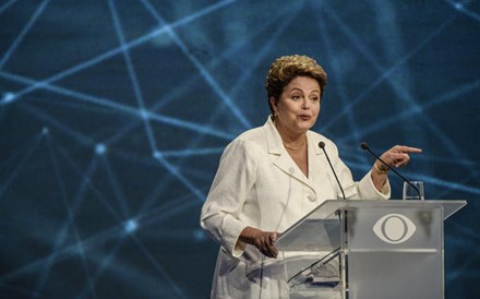 Dilma sobe carga fiscal para travar derrapagem orçamental 