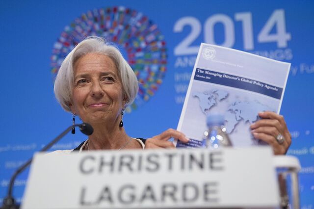 Lagarde pede novas políticas para mundo 'sair do buraco da grande recessão'