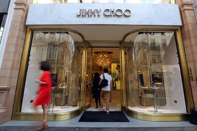 Jimmy Choo está à venda. Acções disparam mais de 10%