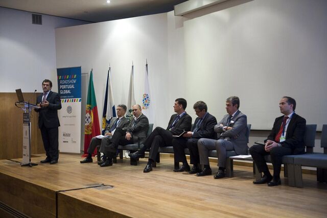 Portugueses estão a construir Moçambique e a vestir franceses 