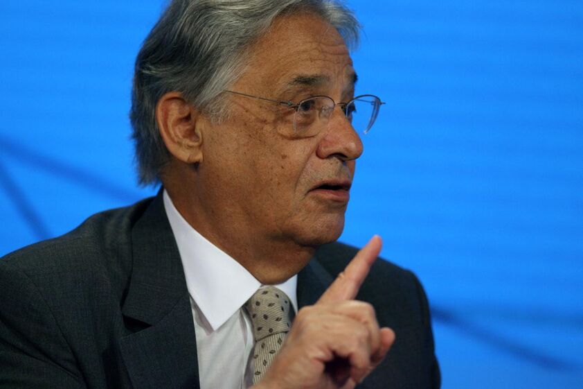 Polls Show Rousseff Leads Just Prior to Election