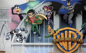  Warner Bros e Paramount reúnem-se em Times Square para discutir potencial fusão