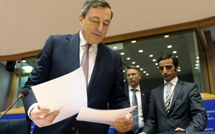 Mario Draghi aponta a 'bazuca' a mais alvos