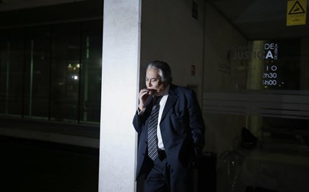 Processo-crime a Sócrates 'tem contornos políticos', considera advogado