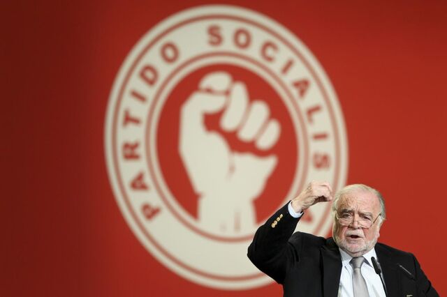 Manuel Alegre: José Sócrates tem 'direito à presunção de inocência'