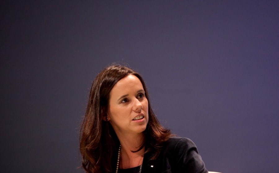 Filipa Carvalho, directora de regulação da Nos, reclama decisão da Anacom sobre as tarifas de terminação móvel.