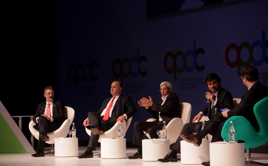 O debate do Estado da Nação é dos momentos mais aguardados do Congresso das Comunicações. Armando Almeida, presidente da PT Portugal, Francisco Lacerda, dos CTT, Mário Vaz, da Vodafone Portugal, e Miguel Almeida, da Nos, falaram do sector, moderados por António Costa, do Diário Económico.