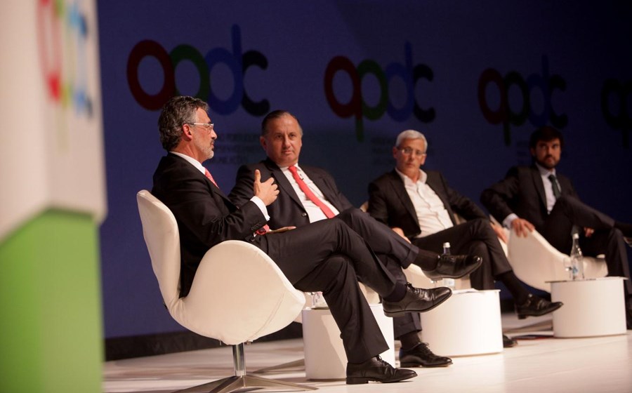 Armando Almeida, da PT Portugal, Francisco Lacerda, CTT, Mário Vaz, Vodafone, e Miguel Almeida, da Nos, no debate do Estado da Nação.