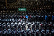 Centenas de motos preparadas para serem transportadas depois de terem sido fabricadas em Gurgaon, na Índia.