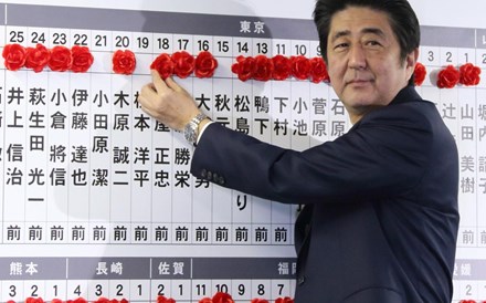 Japão desenha novo pacote de estímulos
