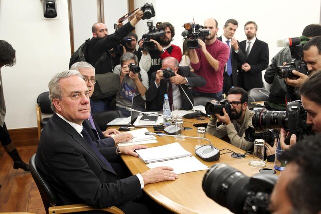 BES: Confronto de primos na praça pública 
