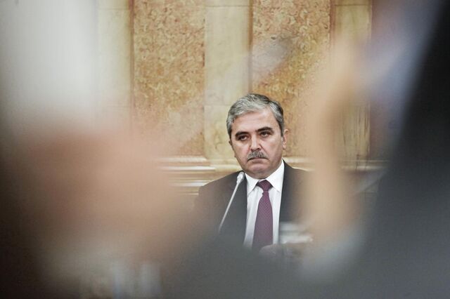 12 antigos gestores do BES notificados para entregar dinheiro aos liquidatários