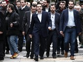 28 de Janeiro – Tsipras após a primeira reunião do Conselho de Ministros

“Somos um Governo de salvação nacional. O nosso objectivo é negociar a redução da dívida”
