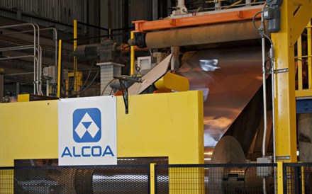 Lucros da Alcoa decepcionam mercado