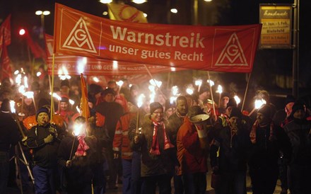 Alemanha: Trabalhadores vão ter direito a aumentos de 4,3% e a semana de 28 horas