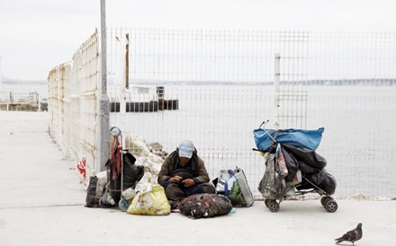 Portugal da troika regressa aos  dois milhões de pobres de 2004  