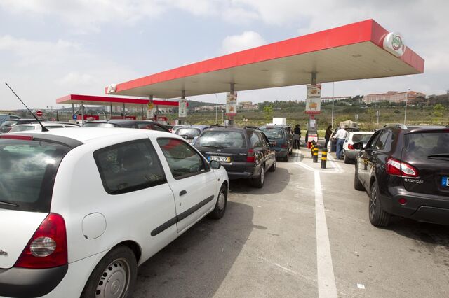 Revendedores de combustíveis apanhados de surpresa com aumento de imposto