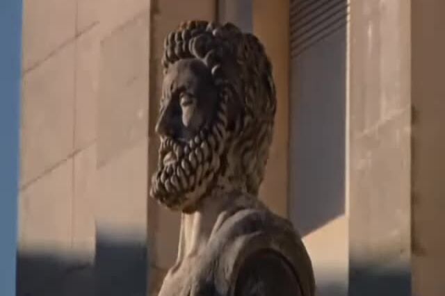 Gregos em Portugal 'cansados' dos grandes partidos