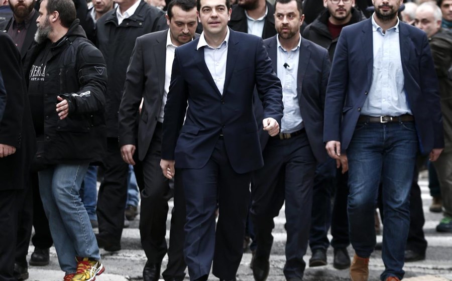 28 de Janeiro – Tsipras após a primeira reunião do Conselho de Ministros

“Somos um Governo de salvação nacional. O nosso objectivo é negociar a redução da dívida”
