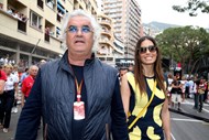 Flavio Briatore, Itália, $73 milhões
Flavio Briatore é um empresário italiano que começou na sua carreira na restauração, passou para os seguros, mas ficou conhecido como dono de uma equipa de F1. Conquistou para a Renault o campeonato de construtores em 2005 e 2006 com a Benetton. Briatore teve nove contas associadas ao seu nome, que contabilizavam um total de 39 contas bancárias que em 2006/2007 chegaram a ter cerca de 73 milhões de dólares.
