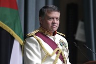 King Abdullah II ben al-Hussein, Jordânia, $41,8 milhões

King Abdullah II ben al-Hussein, é o rei da Jordânia. Assumiu o trono em 1999 após a morte do seu pai, King Hussein. King Abdullah II tornou-se cliente do HSBC em 2006, estando associadas a si três contas no banco. O montante aplicado nessas ascendia a 41,8 milhões de dólares em 2006/2007. 
