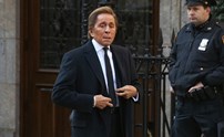 Valentino Garavani, Itália, $108,4 milhões
Valentino Garavani é um reconhecido estilista italiano. Conhecido pelo seu nome próprio no mundo da moda, Valentino tornou-se cliente do HSBC em 2000. Está associado a um total de nove contas numeradas criadas em 2001. O valor depositado nestas contas bancárias ascendia a 108,4 milhões de dólares em 2006/2007.
