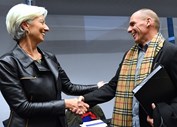 16 de Abril – Lagarde recomendou à Grécia que não pedisse ao FMI mais tempo para pagar

“Embora o FMI seja uma instituição que funciona de acordo com regras, em que todas as opções estão disponíveis para todos os países, obviamente essa não é uma iniciativa que se adeqúe ou recomende na actual situação [da Grécia]. Nunca tivemos uma economia avançada a pedir adiamento de pagamentos” 

