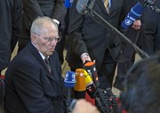 20 de Maio - Schäuble em entrevista ao Wall Street Journal e ao Les Echos
“Sabendo que há a tendência de escrever as declarações de ministros das Finanças na pedra, teria de pensar muito bem antes de repetir isso [incumprimento da Grécia] nas actuais circunstâncias.
