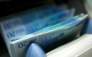 Bancos querem esclarecer com Bruxelas as novas regras sobre o pagamento de prémios