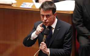 Apesar das greves Valls garante que a reforma laboral é para avançar