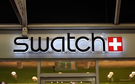 Acções da Swatch afundam com maior queda de lucros em 15 anos