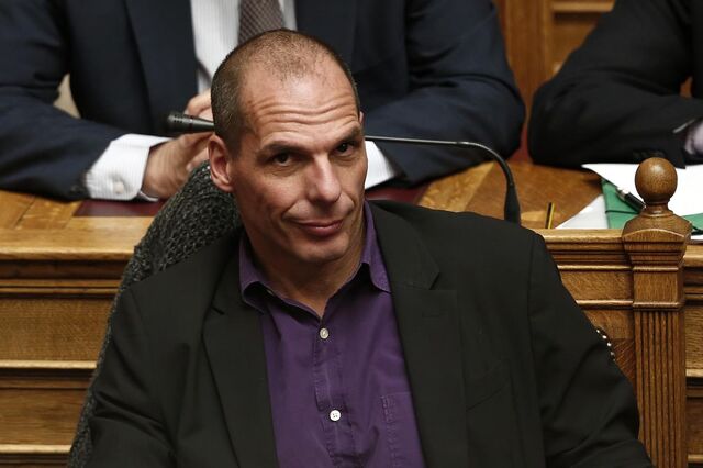 Atenas admite referendar manutenção no euro se negociações com UE falharem