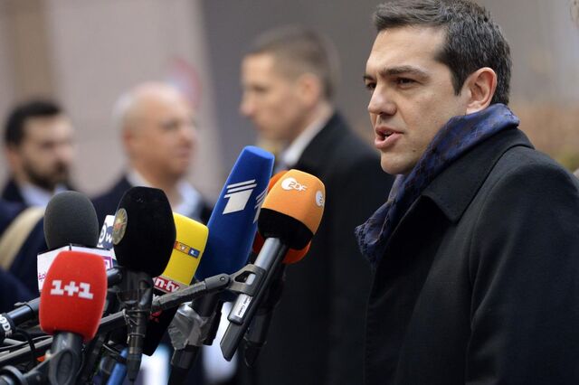 Tsipras anuncia esta terça-feira nome do candidato presidencial